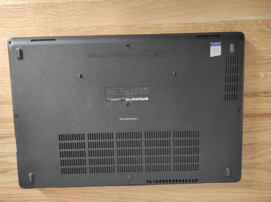 Laptop Dell Latitude 5590 i7-8650U, SDD 256 GB, 16 GB RAM DOTYKOWY EKRAN