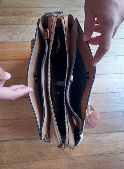 Mala Parfois em tons rosa e castanho