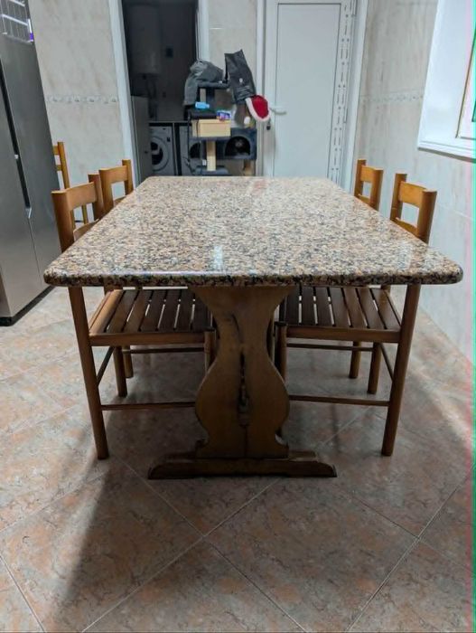 Mesa de Cozinha em granito + 6 cadeiras