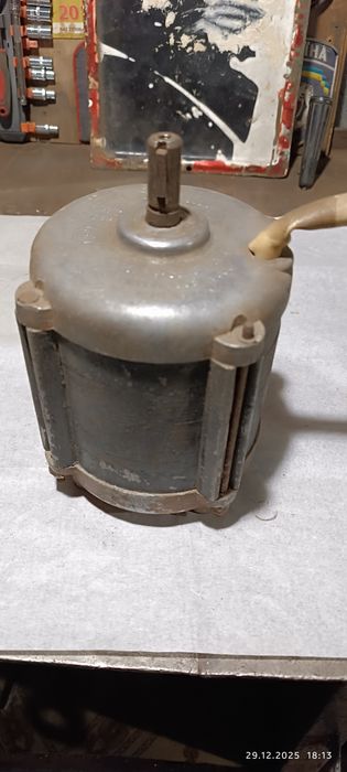 Продам электродвигатель