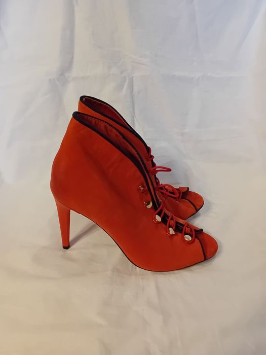 Szpilki botki czółenka Carinii rozmiar 40