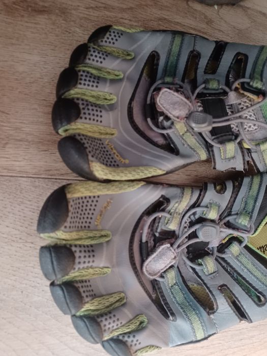 buty Vibram FiveFingers Trek Sport.