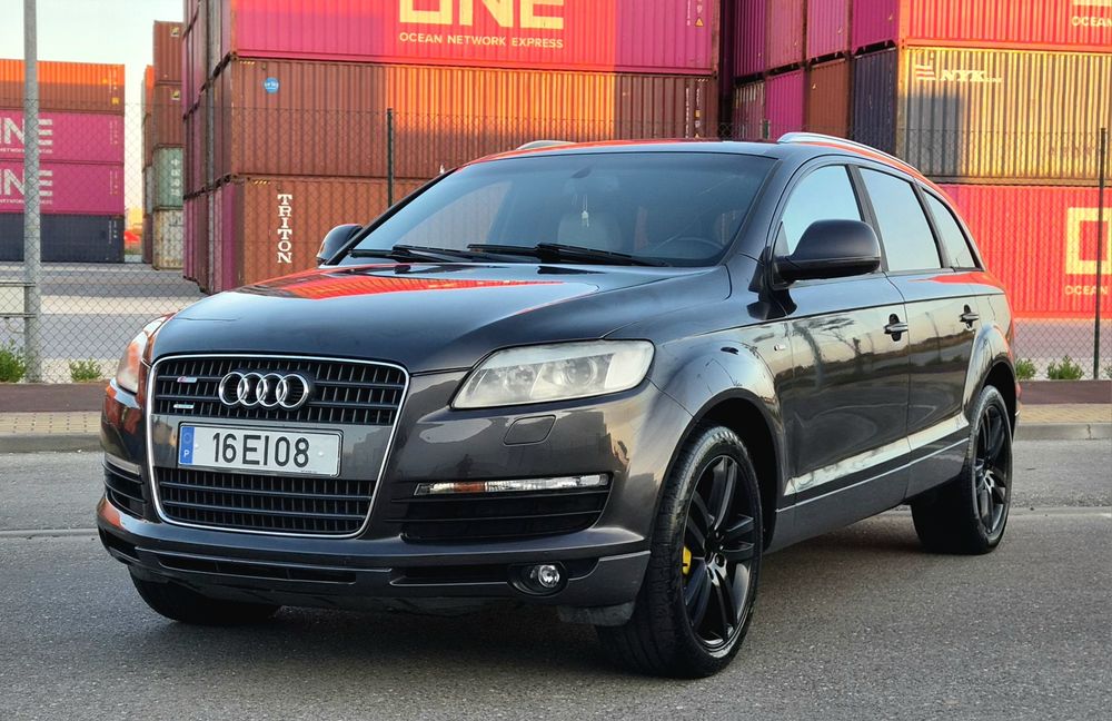 AUDI Q7 3.0 TDI V6 240 CV 7 lugares