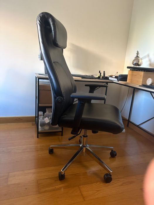 Cadeira de escritório NOVA