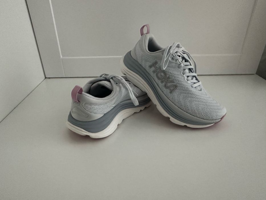 Продам кросівки Hoka