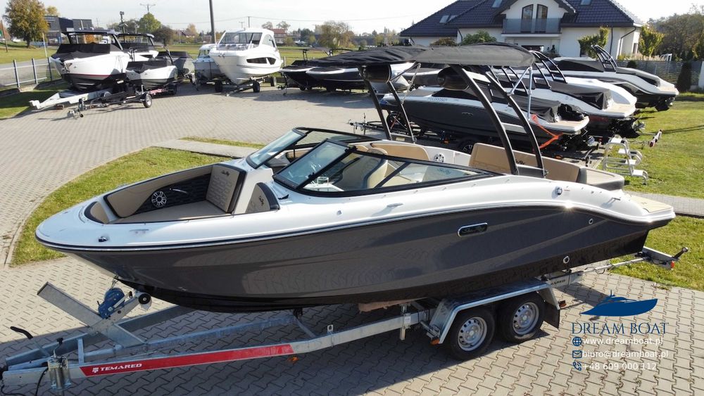 Czarter, Wynajem Łódź, Jacht motorowy, Motorówka Sea Ray 210S 4,5L V6