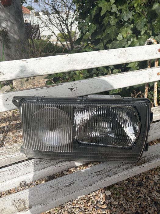 Farol Esquerdo Mercedes 1984