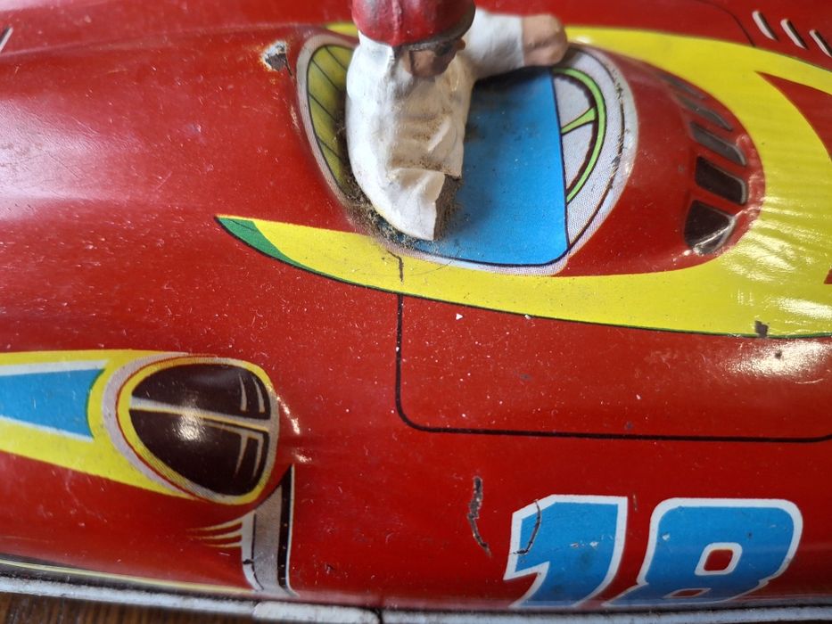 Brinquedo chapa carro corrida fração alemão?