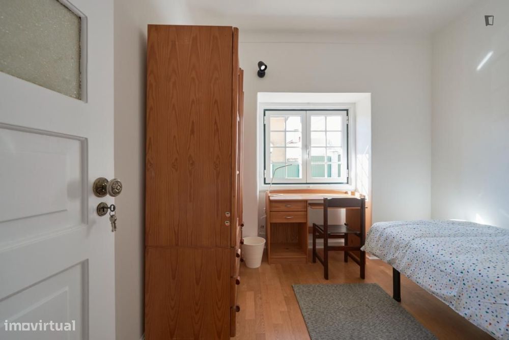 Quarto - localizado em Ajuda Lisbon