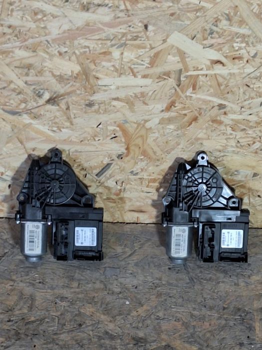 Silnik Siłownik Drzwi Przednich otwierania szyby Volksawgen Golf 5