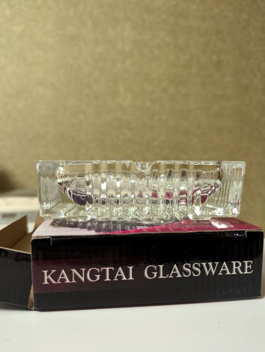 Попільничка скло