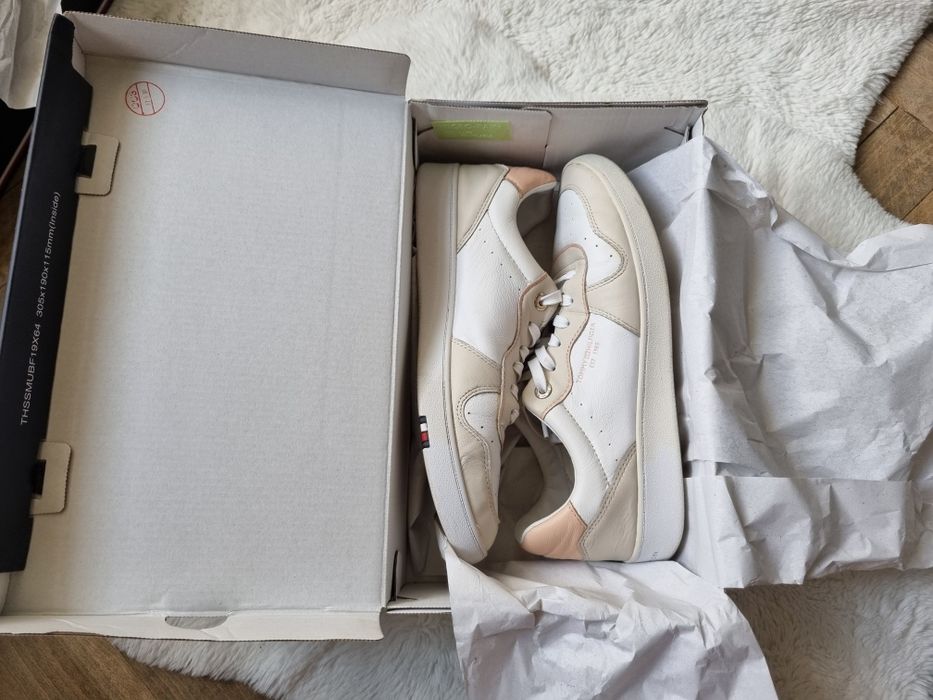 Tommy Hilfiger- sneakersy skórzane. Rozmiar  41
