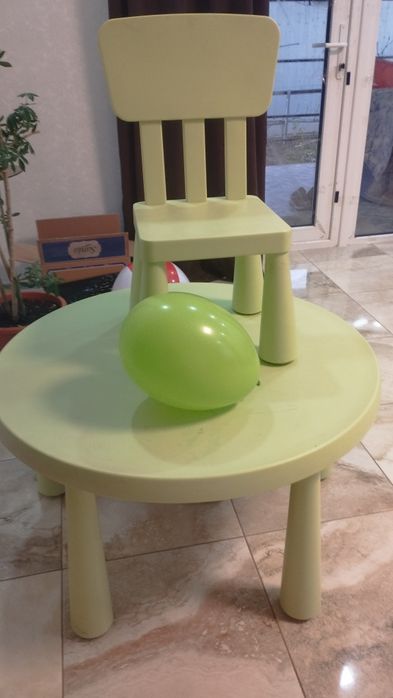 Продам дитячий столик та стільчик IKEA