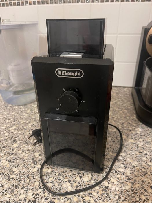 Młynek do kawy delonghi KG79