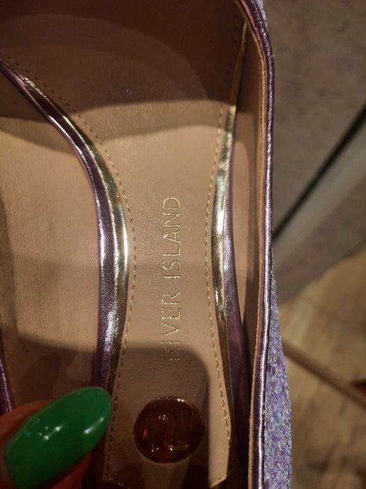 Szpilki  czółenka  damskie  River  Island  lawendowe nowe 38