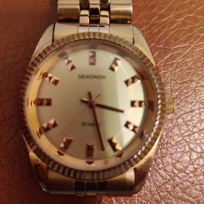 Часы женские Sekonda