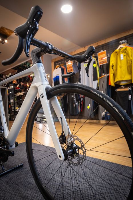 Bicicleta de Estrada Focus Izalco Max 8.7