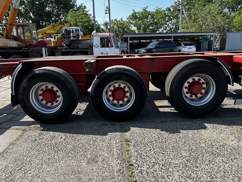 Полуприцеп-контейнеровоз Novatrail