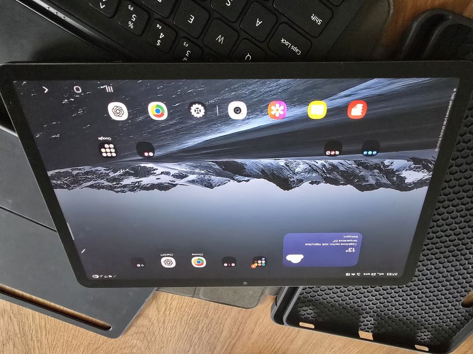 Samsung TAB S8 zestaw z klawiaturą i rysikiem