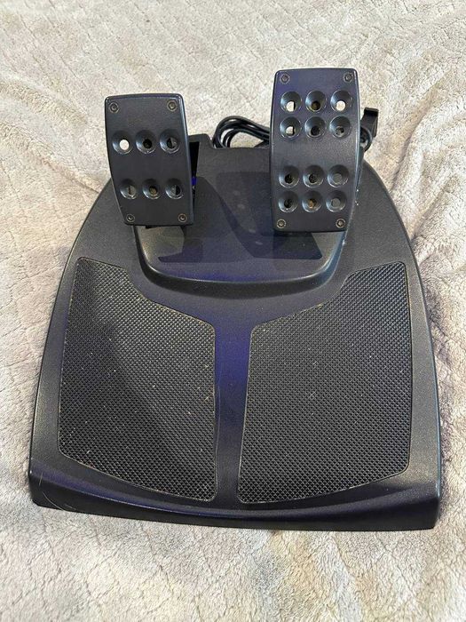 Руль Logitech momo racing