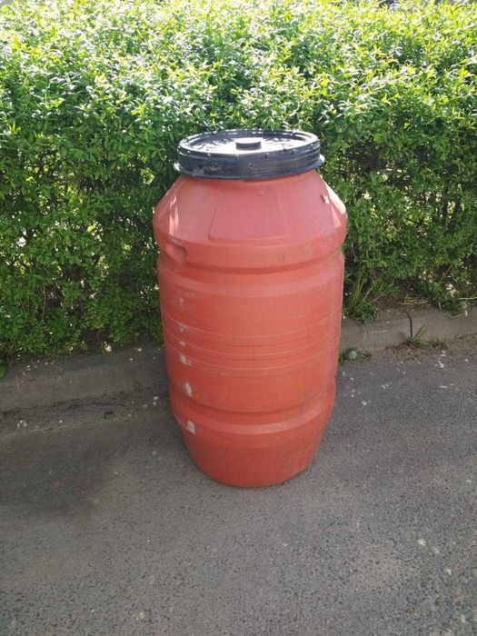 Продам  пластиковые ящики б.у.