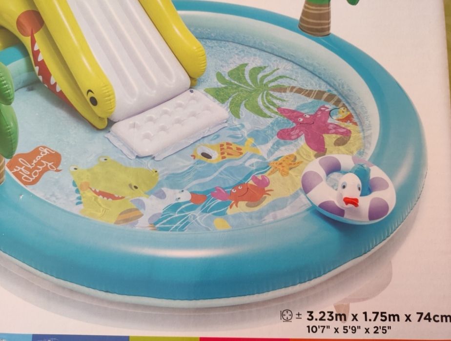 Vendo piscina insuflável para criança, dupla com escorrega