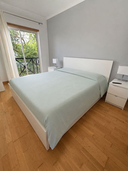 Cama de Casal com Arrumação