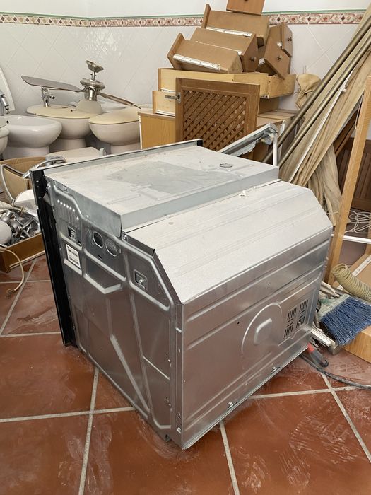 Forno Whirpool de encastrar Multifunções