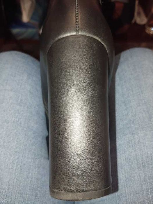 Ocieplane eleganckie kozaki firmy Kazar, r.40