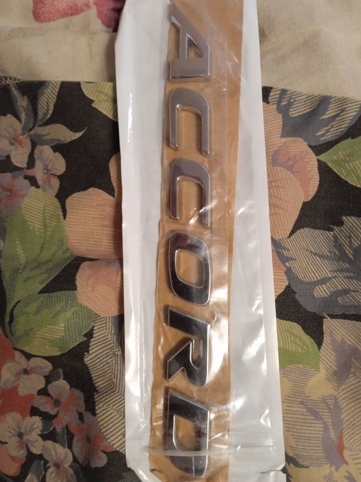 Продам нову емблему Ассоrd