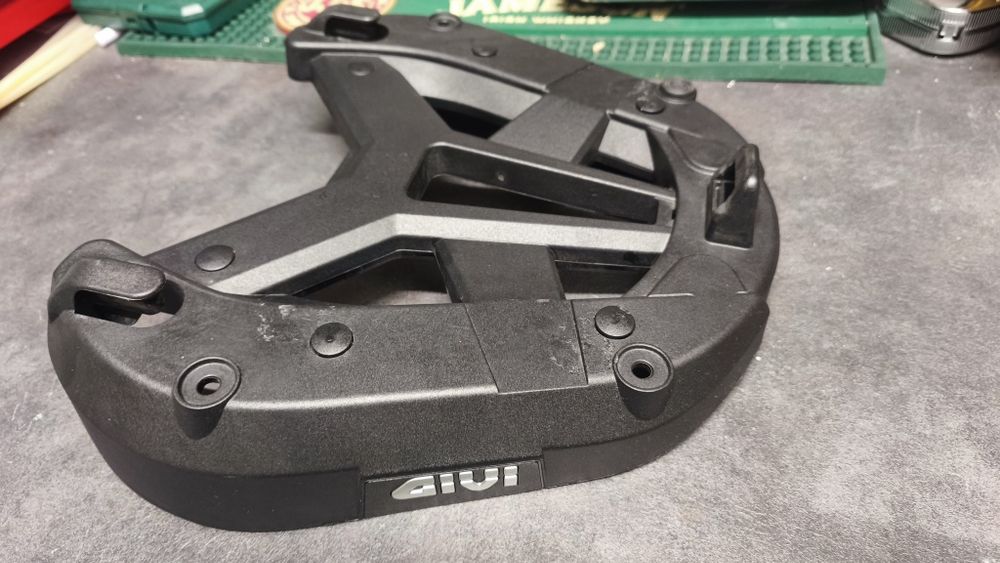 Base top case givi monokey