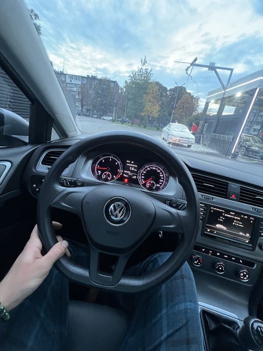 Продам Golf 7 1.6 tdi 2015 року
