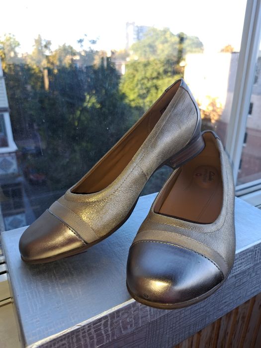 Clarks шкіряні туфлі