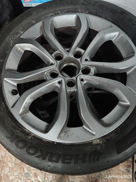 Jantes Mercedes com pneus