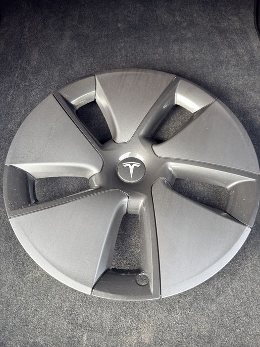 Колеса Tesla Model 3 диски шини датчик ковпак