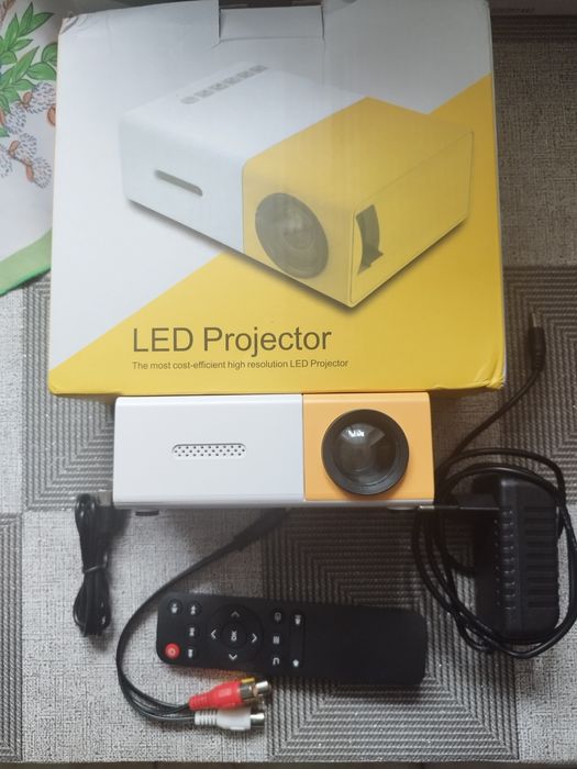 Projektor multimedialny+ dodatek