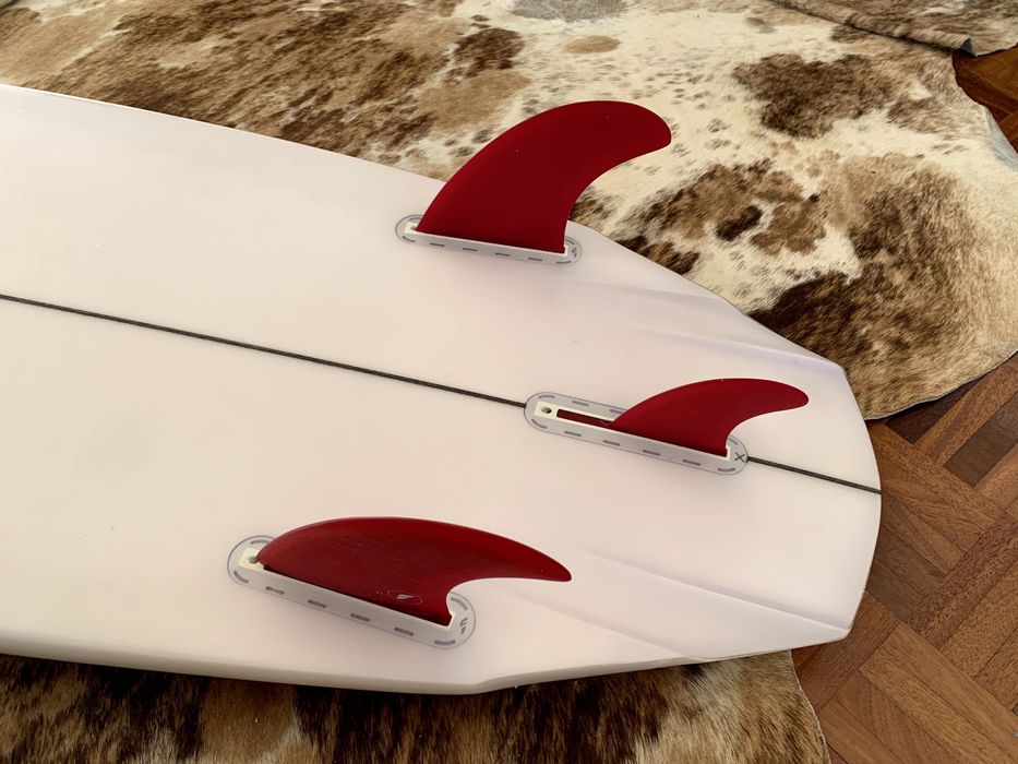 Nothing Surfcrafts Black Lie 5,9 (33L)  //  Twin fin or 2+1