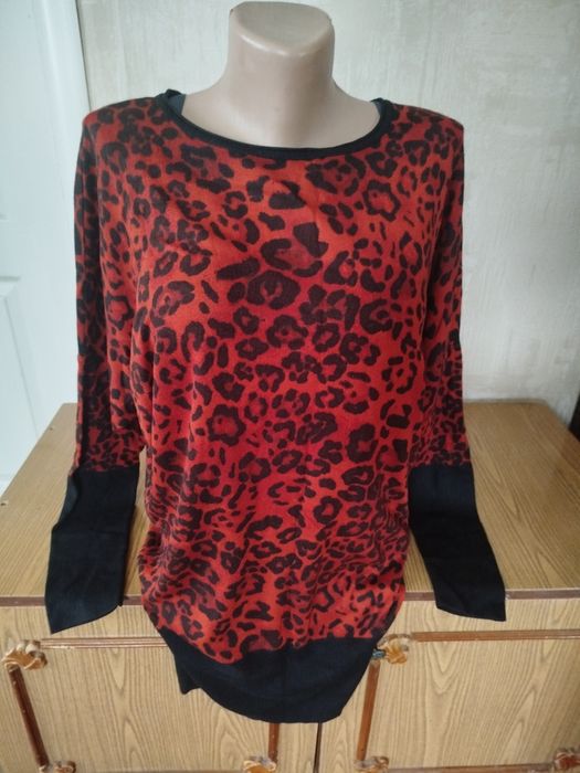 Жіночі теплі тунікі , светри