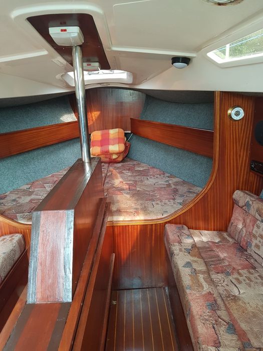 Yacht Tango Family 780 z przyczepą.