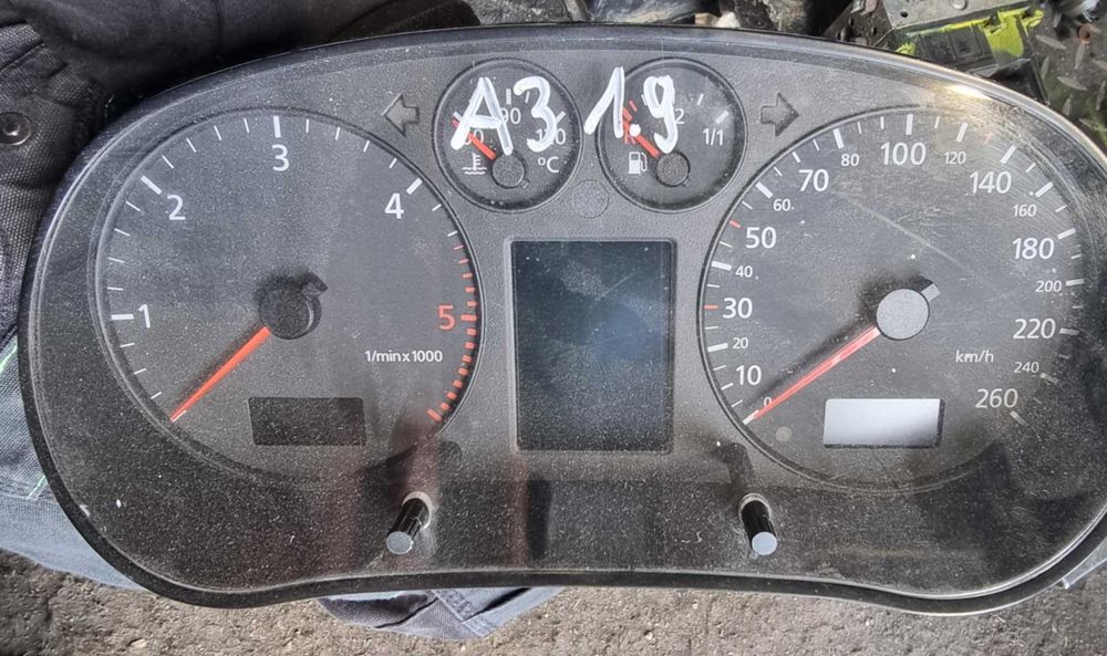 licznik zegary Audi A3 FL LIFT 1.9 8L0/920/931/E