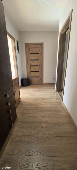Przytulne i przestronne 2 pokoje w sercu Pabianic – ul. 20 Stycznia!