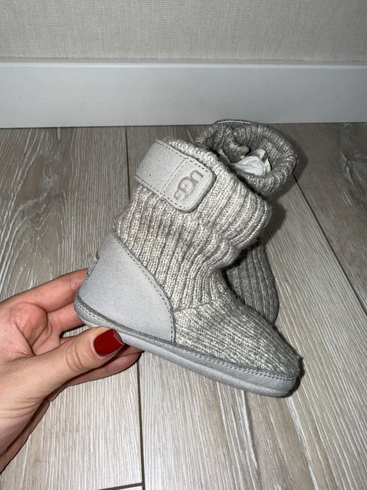 Ugg , пинетки осень  20,5 размер 12,5см