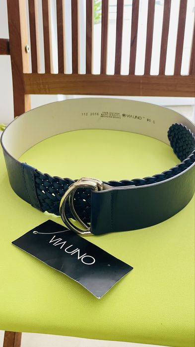 Cinto azul em pele verdadeira