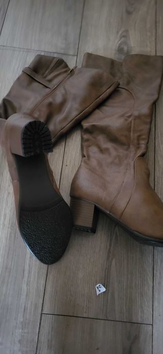 Sprzedam kozaki nowe roz 40