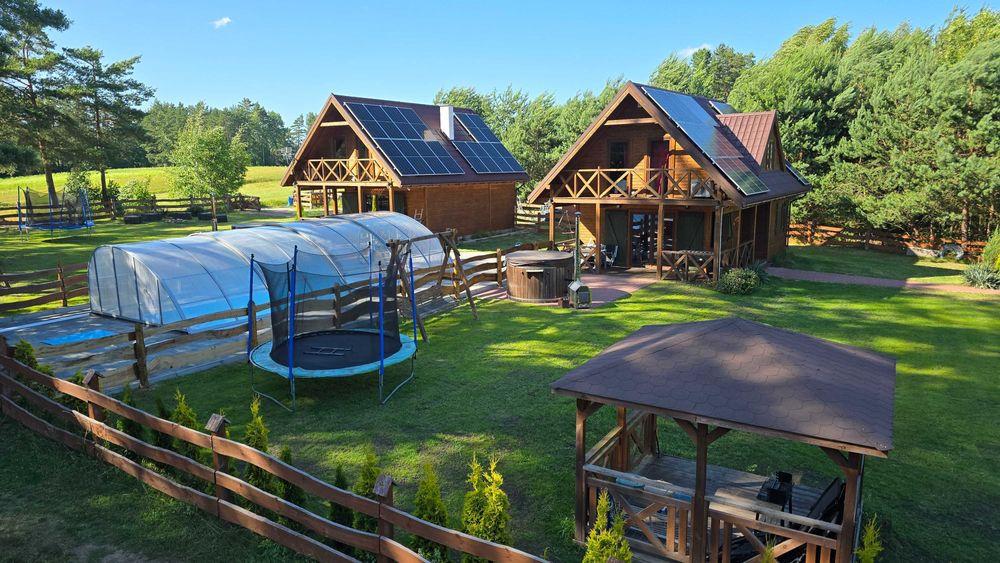 Dwa domki letniskowe dla 16os. z podgrz. basenem i baliami na Mazurach