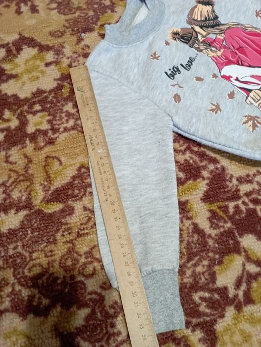 Світер для дівчинки