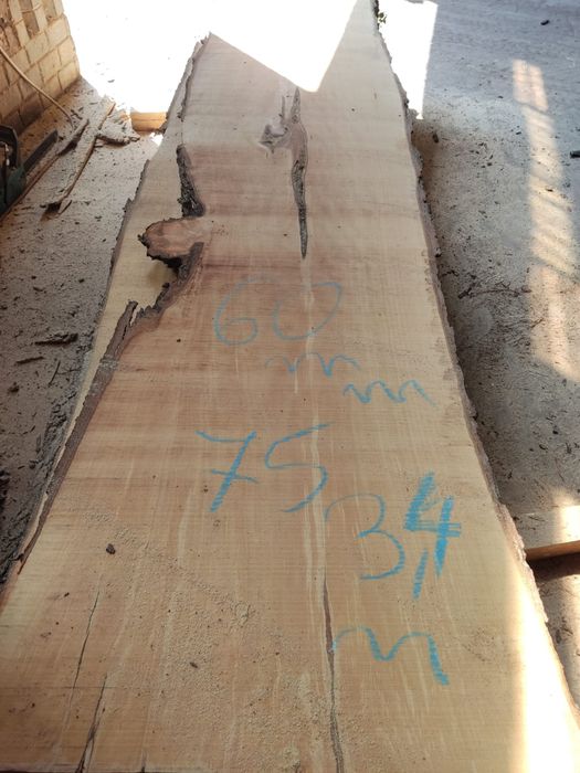 Monolity gruszy ponad 3 m długie szerok 80-90 cm