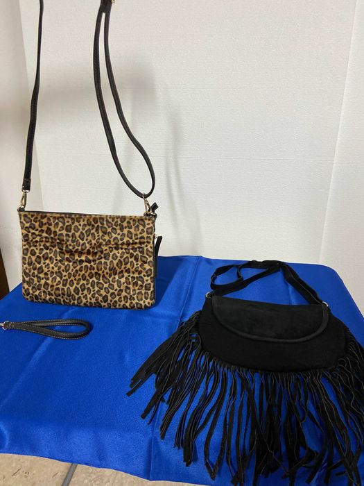 Stock de acessórios novos (cintos, carteiras, malas)