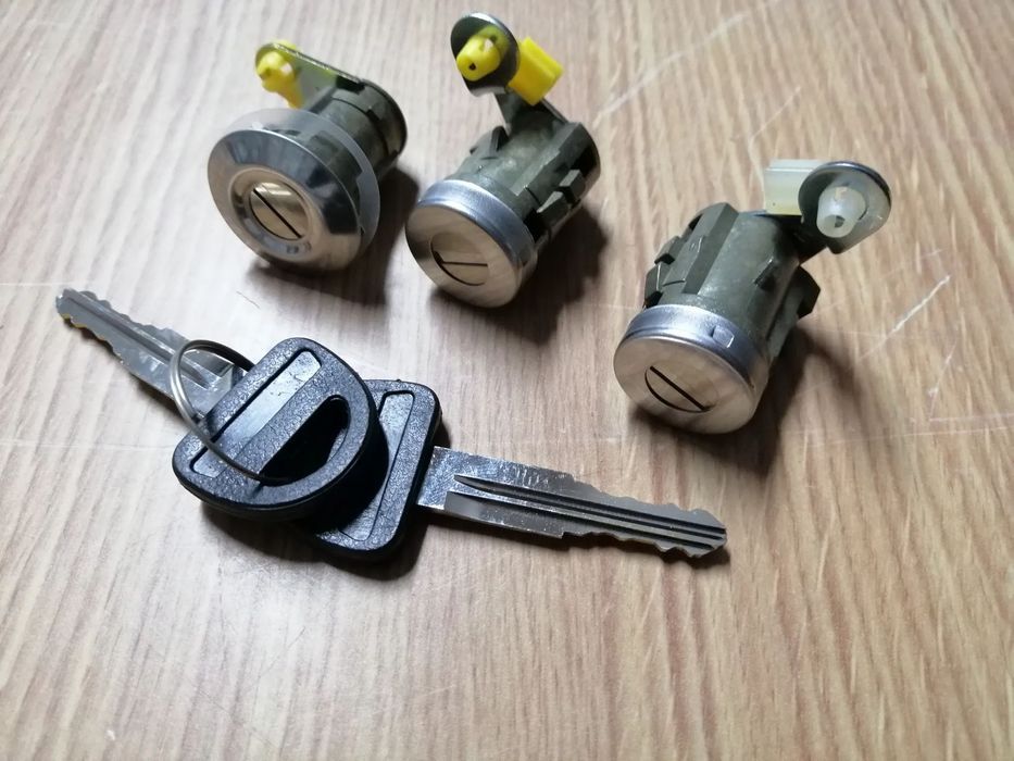 Canhões / fechos das portas com chaves Suzuki Vitara ( novos )