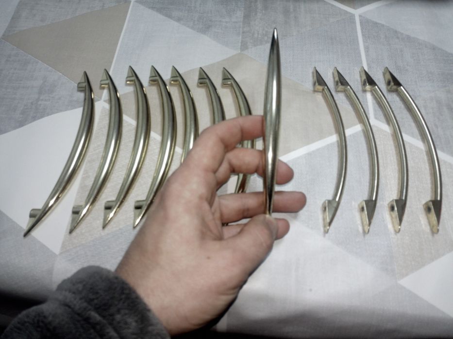 Puxadores para porta dourados